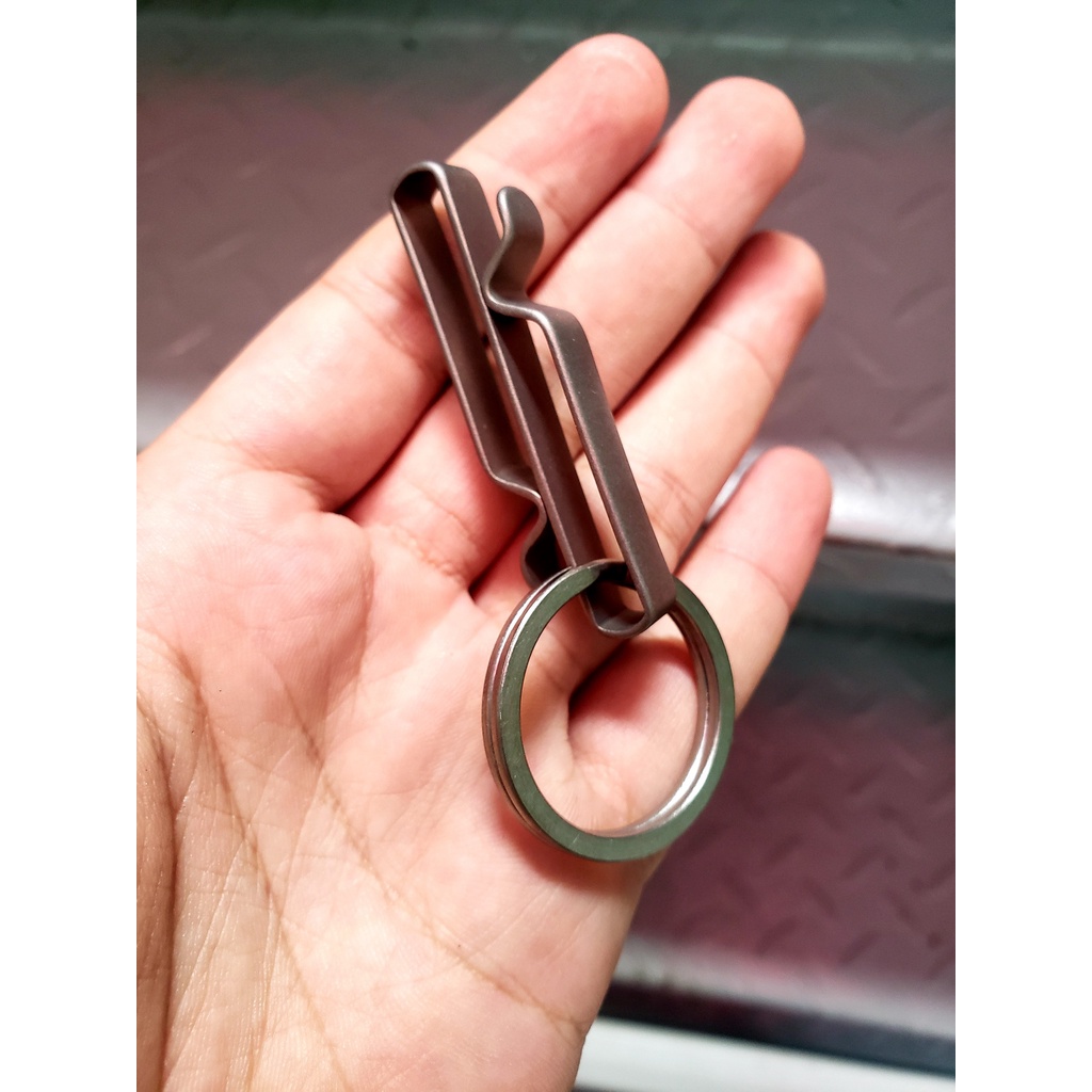 Móc khóa Titanium clip cài 2 chiều