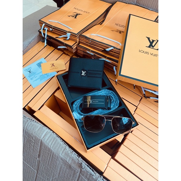 Set Ví Nam , Thắt Lưng Và Kính Nam FullBox dành cho nam kèm túi giấy hãng