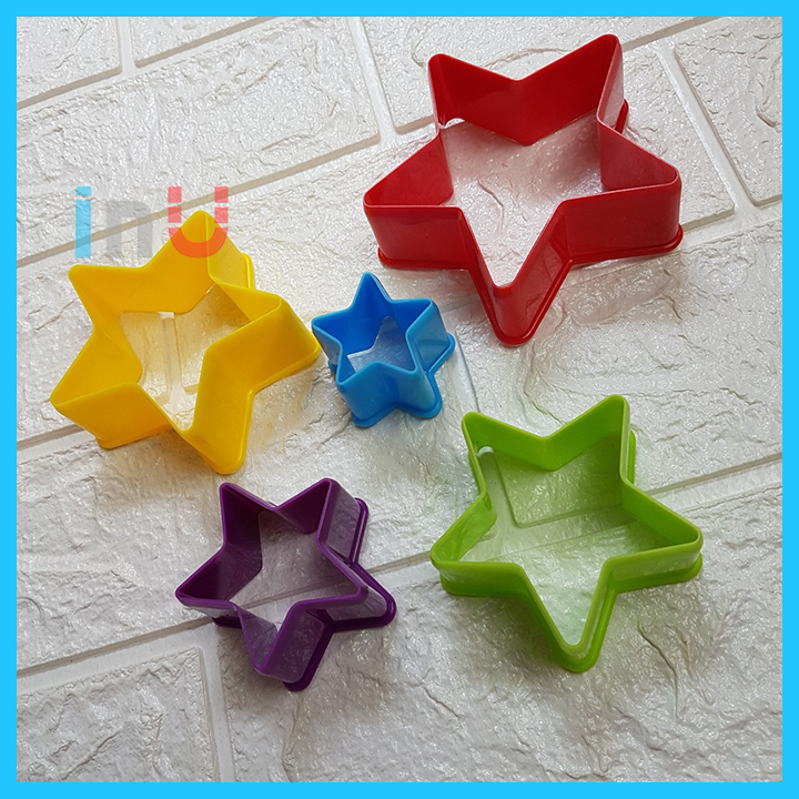 HCM - Khuôn cutter tròn, vuông, tim, ngôi sao, người tuyết, cây thông nhiều size cắt bánh