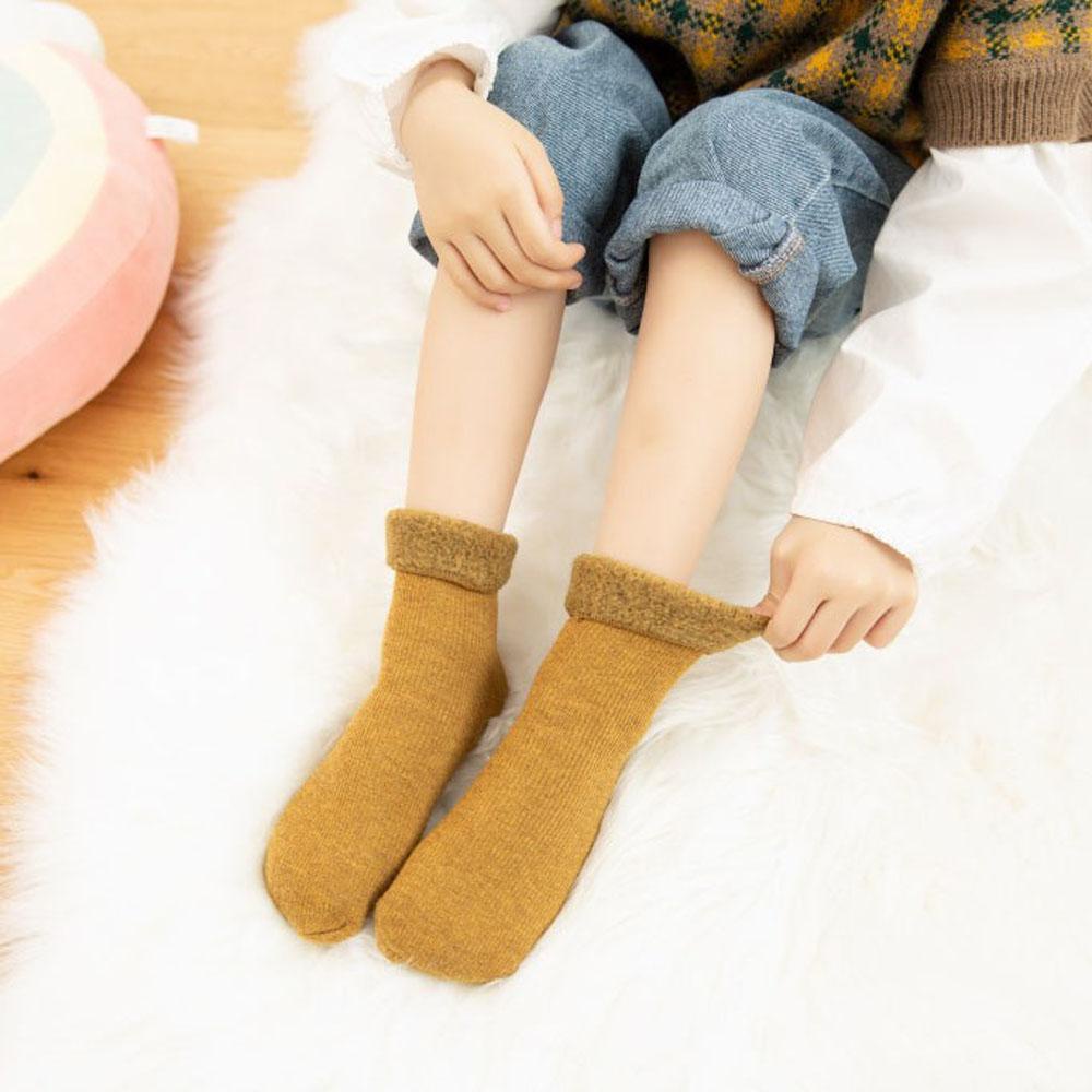 Đôi Tất Lông Nhung Ấm Áp Nhiều Màu Cho Bé