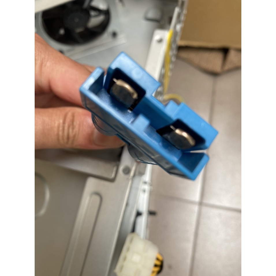 Socket T007 TE dùng cho UPS APC