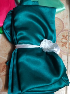 Quần áo dài màu xanh lý