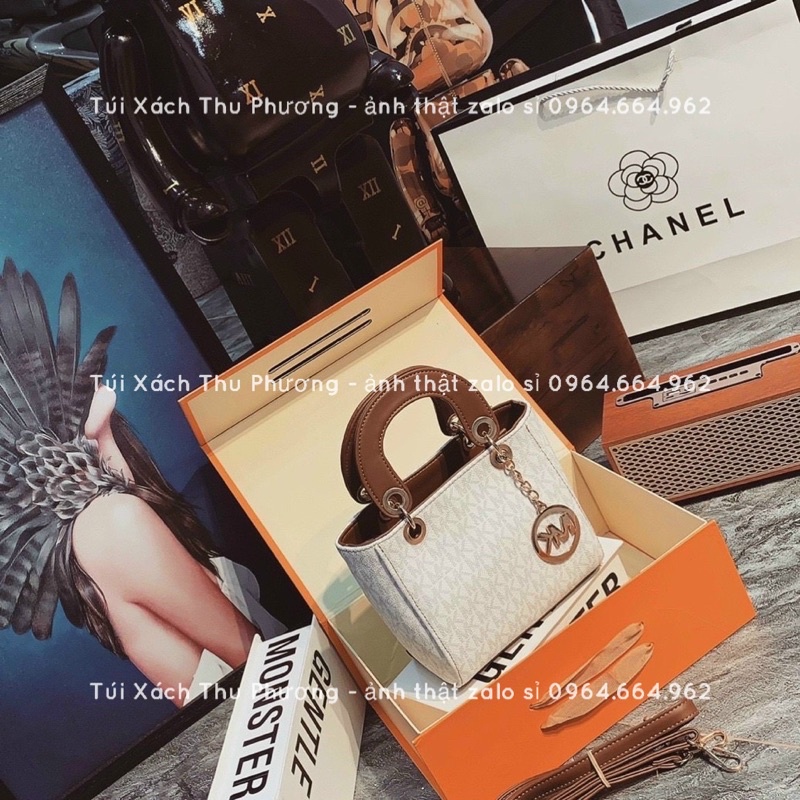 Túi quai xách hoạ tiết chữ, kèm dây đeo chéo và móc treo tròn (cam kết chuẩn ảnh)