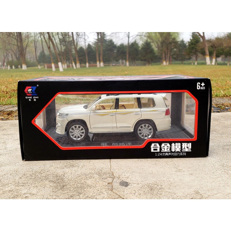 Mô hình xe Toyota Land Cruiser 1:24 Chezhi