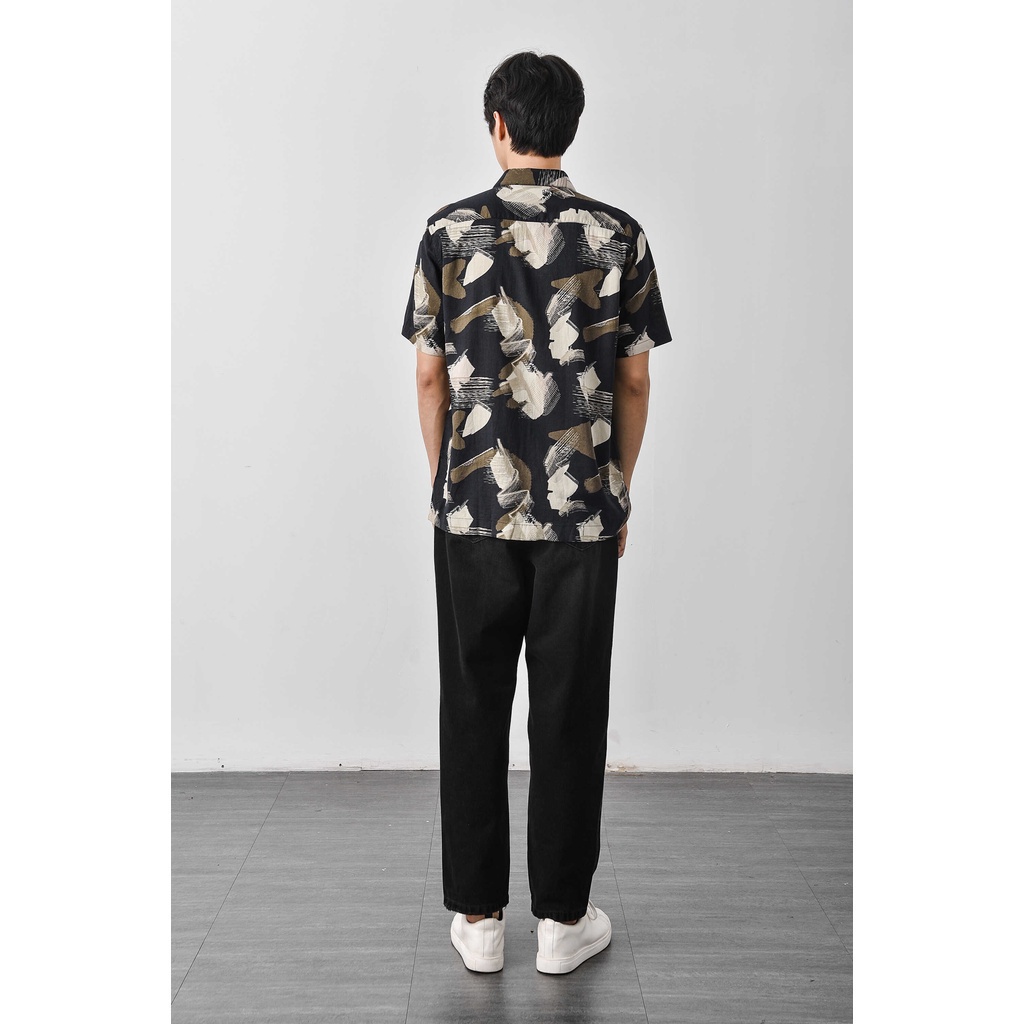 Áo Sơ Mi Tay Ngắn Nam Họa Tiết In Form Regular - Routine 10S21SHS013