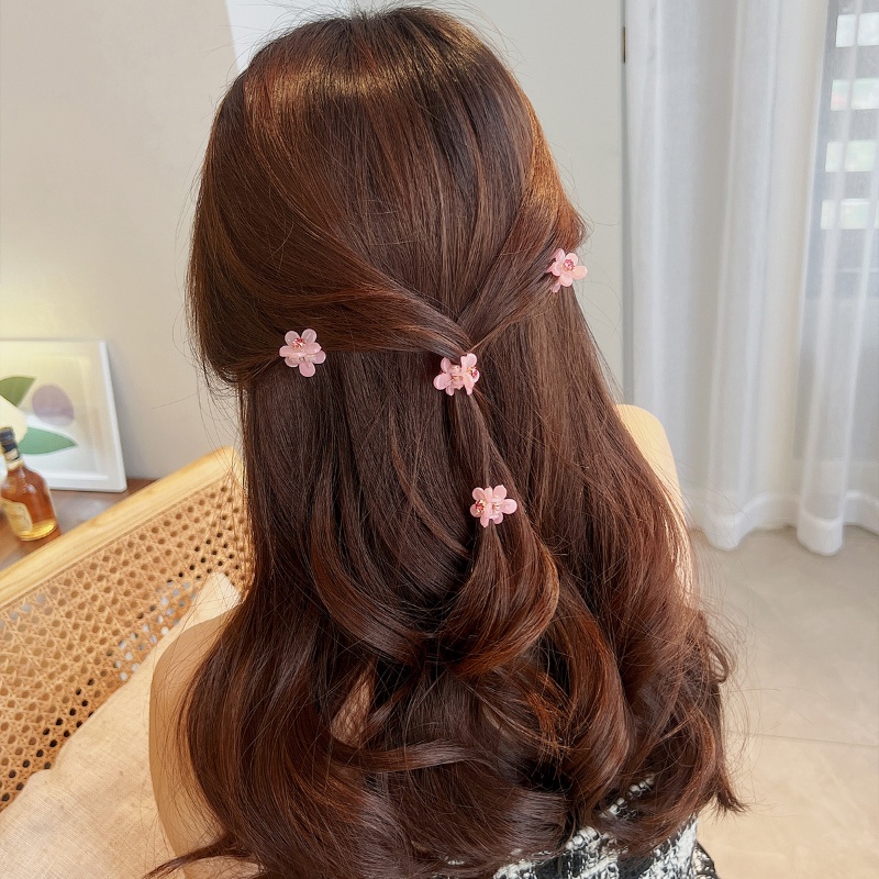 Bộ 2 Kẹp Tóc Hình Hoa Đính Ngọc Trai Dễ Thương