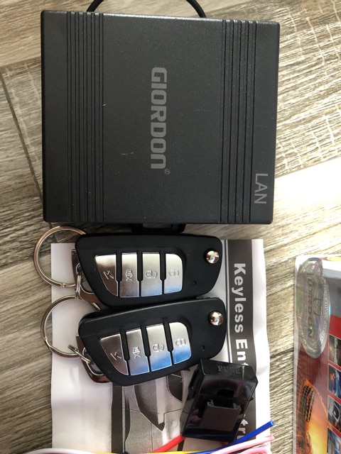 Sản phẩm gia đình làm: Phụ tùng ô tô/ combo 10 bộ khiển cửa VO3TR/G6090-12V