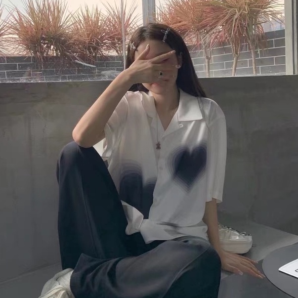 【ZHELIHANGFEI】Áo Sơ Mi Tay Ngắn Dáng Rộng In Họa Tiết Trái Tim Xinh Xắn Dễ Phối Đồ