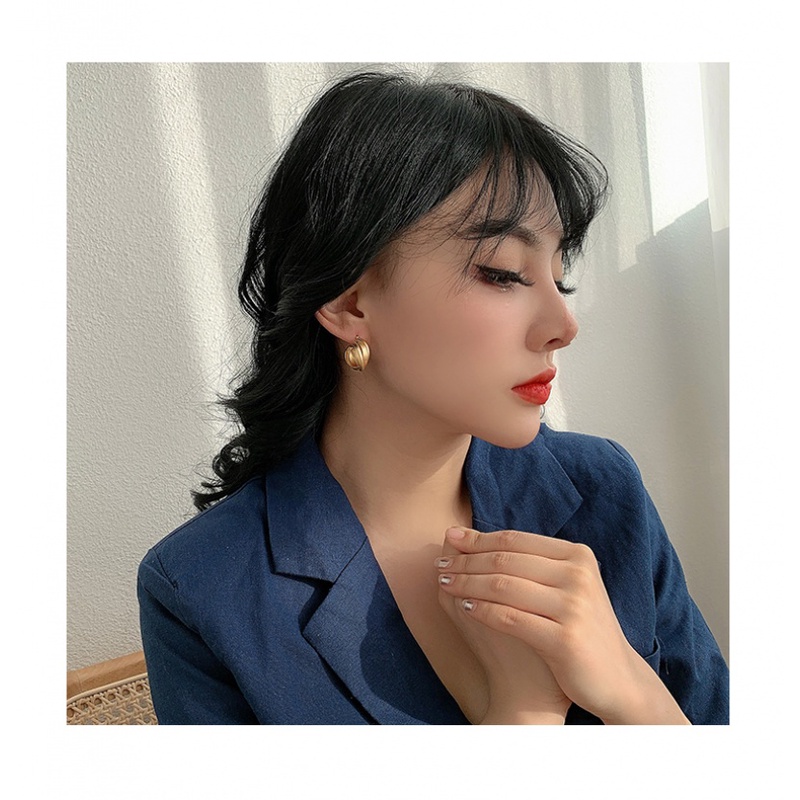 Khuyên Tai Tròn Thiết Kế Đơn Giản Xinh Xắn