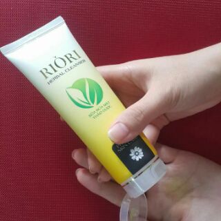 Sữa rửa mặt thảo dược Riori