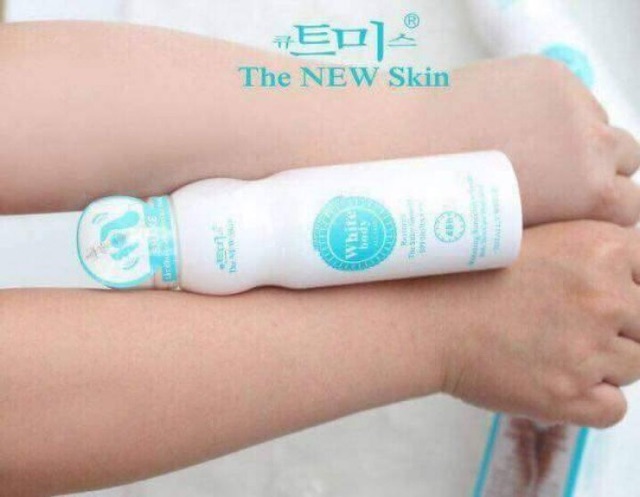 KEM CHỐNG NẮNG DẠNG XỊT – KEM DƯỠNG DA WHITE BODY THE NEW SKIN 2IN1