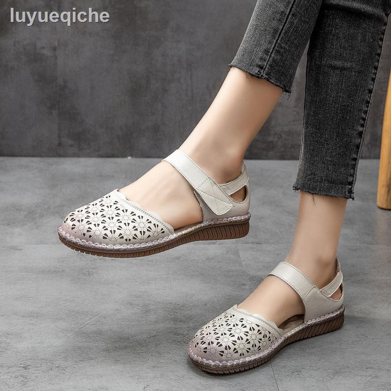 Giày Crocs Đế Bệt Chống Trượt Phối Khóa Dán Thời Trang Dành Cho Phụ Nữ Trung Niên