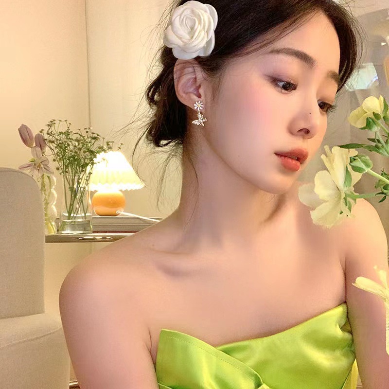 Khuyên Tai Hình Hoa Cúc Mùa Hè Phong Cách Hàn Quốc Kiểu Mới 2022