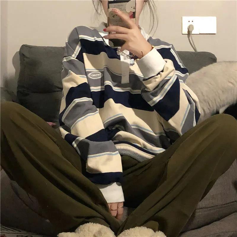 Áo thun tay dài có cổ phong cách retro