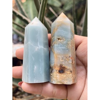 Trụ đá Blue caribeen calcite