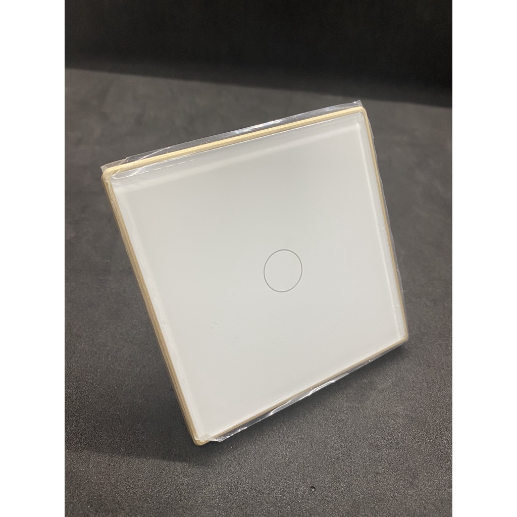 Công tắc thông minh Zigbee Tuya hình vuông viền nhôm vàng điều khiển qua điện thoại