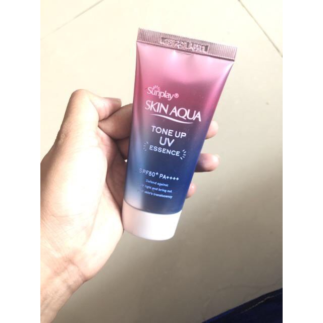 Kem chống nắng skin Aqua Tone Up UV Essence SPF 50+ Nhật Bản