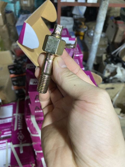 Sản phẩm gia đình làm: Combo 120 con ốc láp 12 2 đầu ren mũ vuông