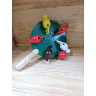 Gà mổ thóc
