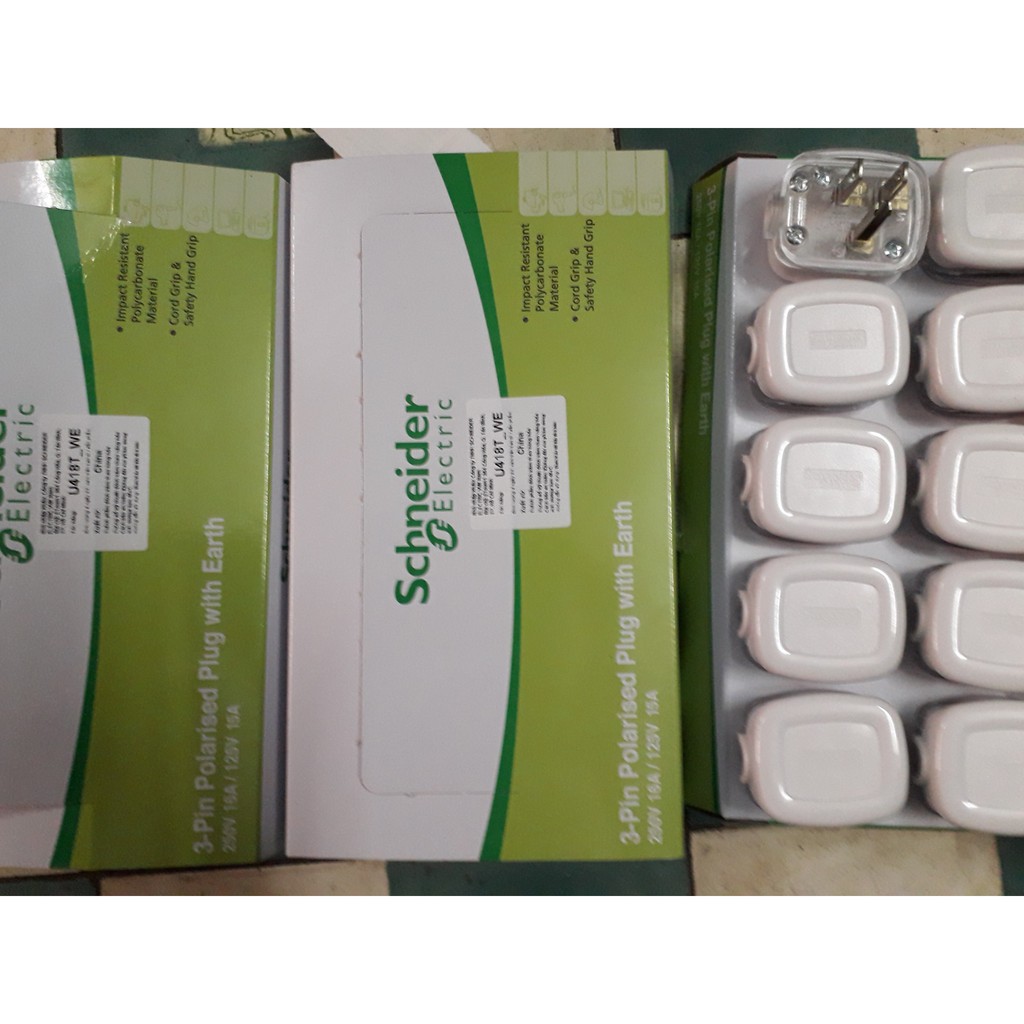 Phích Cắm 3 Chấu Dẹp  2P+E 16A - Schneider Electric - U418T_WE