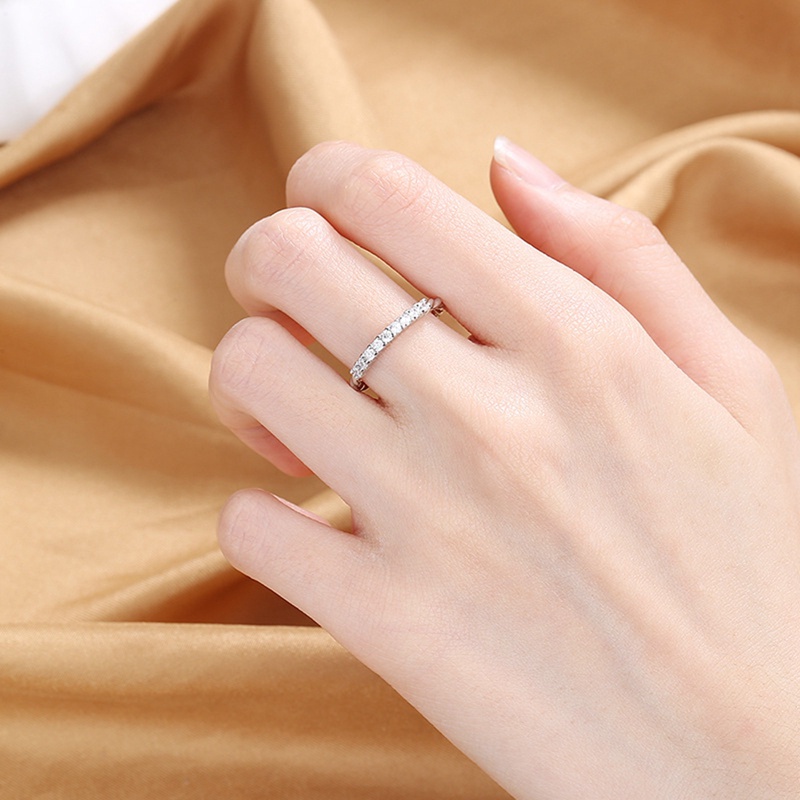 Nhẫn Hình Xoắn Ốc Đính Kim Cương Nhân Tạo Đa Năng