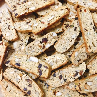 Bánh Biscotti siêu hạt nhà làm (Hộp 250gr bánh)