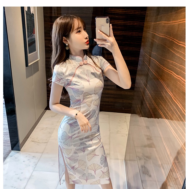 Sườn xám hoạ tiết cánh hoa