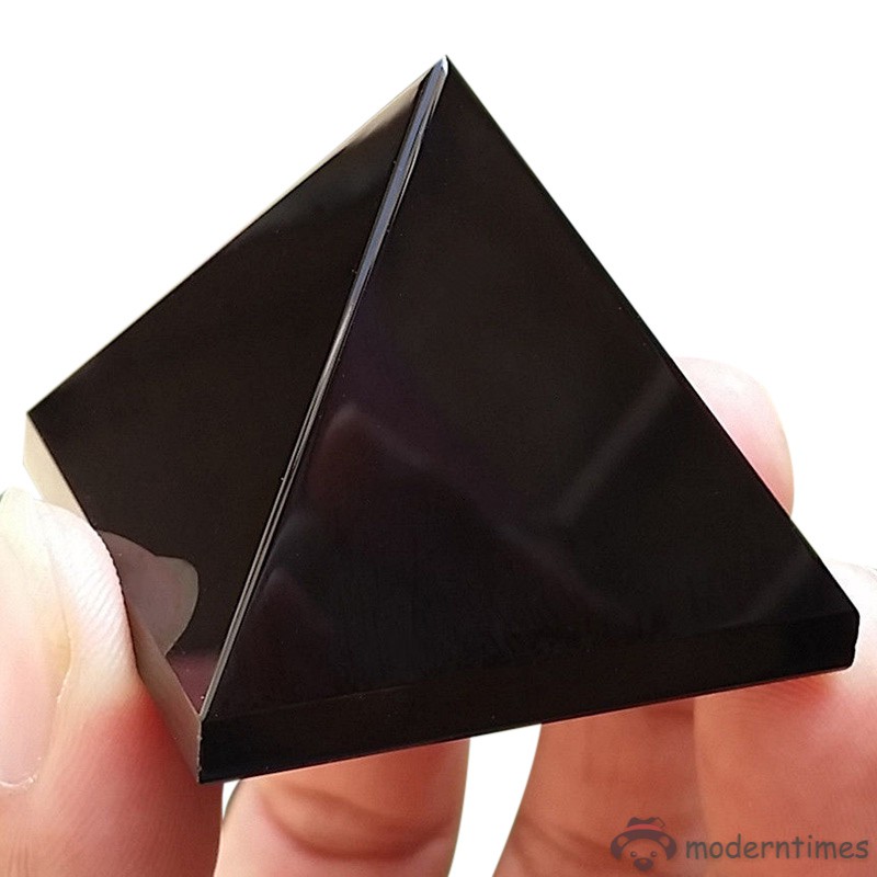 Kim tự tháp chất liệu đá thạch anh đen tự nhiên