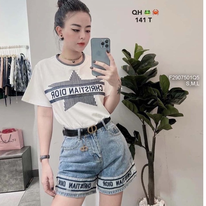 Quần short jean lai phối viền thêu chữ lưng cao thời trang!