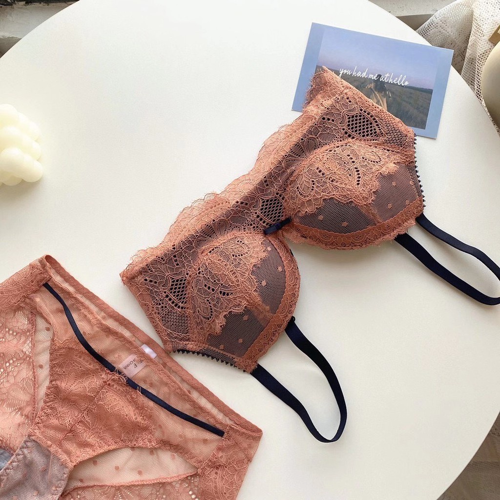 Set bộ đồ lót nữ cao cấp Hoangmiisu áo ngực không gọng nâng ngực, quần lót kháng khuẩn su đúc phối ren Lâu đài | BigBuy360 - bigbuy360.vn