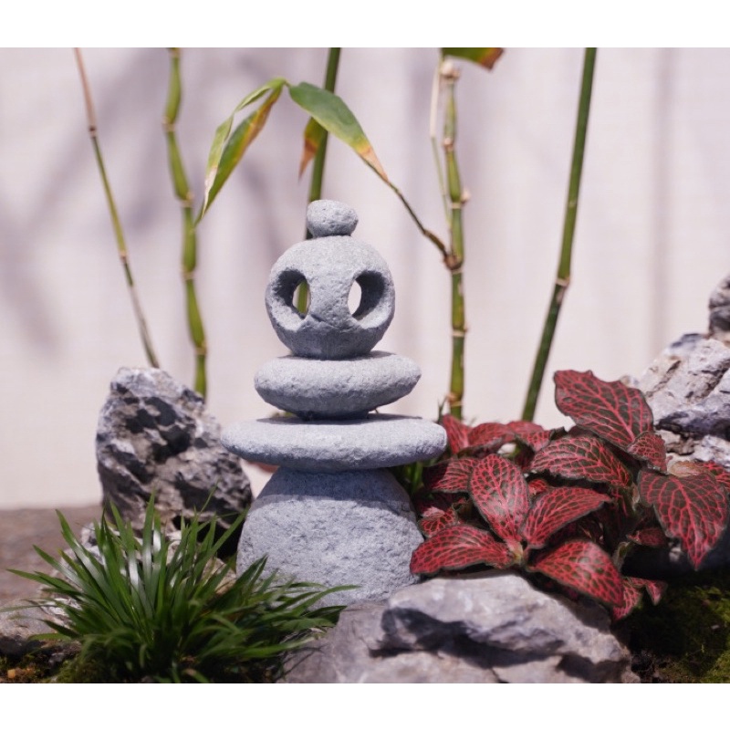 Tháp Đá Thiền có thể gắn đèn