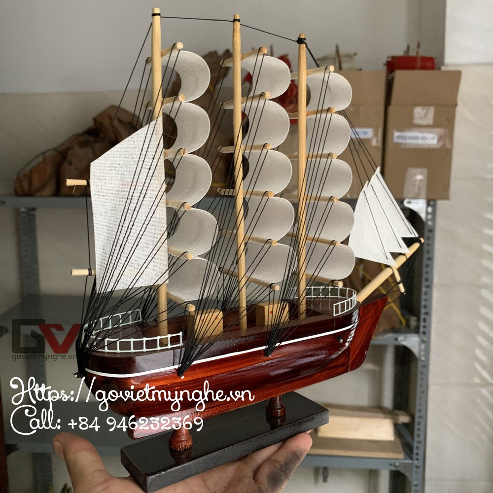 Mô hình thuyền gỗ trang trí phong thủy để bàn làm việc - Thuyền Le Belem của Pháp - Dài 27cm - Buồm trắng