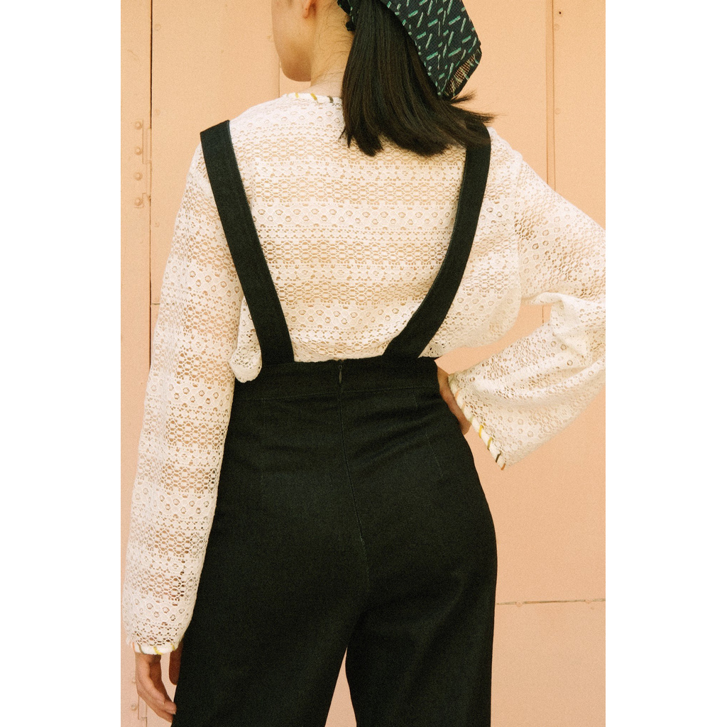 [Mã WABRHI5 giảm 15% đơn 599K] Yếm quần dài vải denim xanh đen đính hoa lá làm bằng len | BigBuy360 - bigbuy360.vn