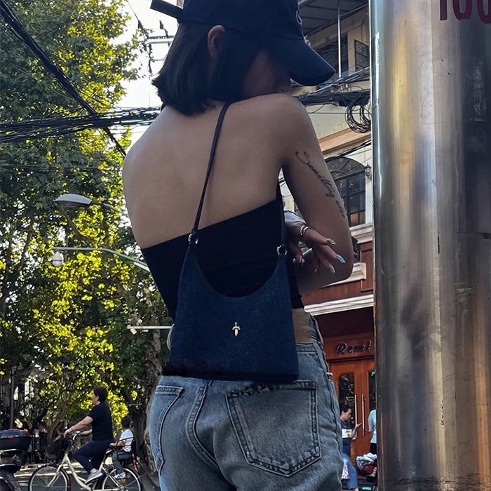 Túi Xách Đeo Vai Chất Liệu Denim Phối Dây Xích Thời Trang Cho Nữ 2 Kiểu