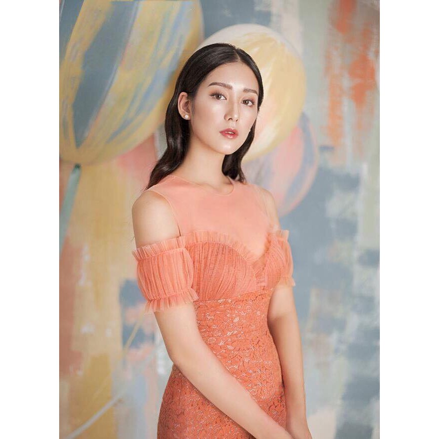 Đầm body ren hở vai phối lưới
