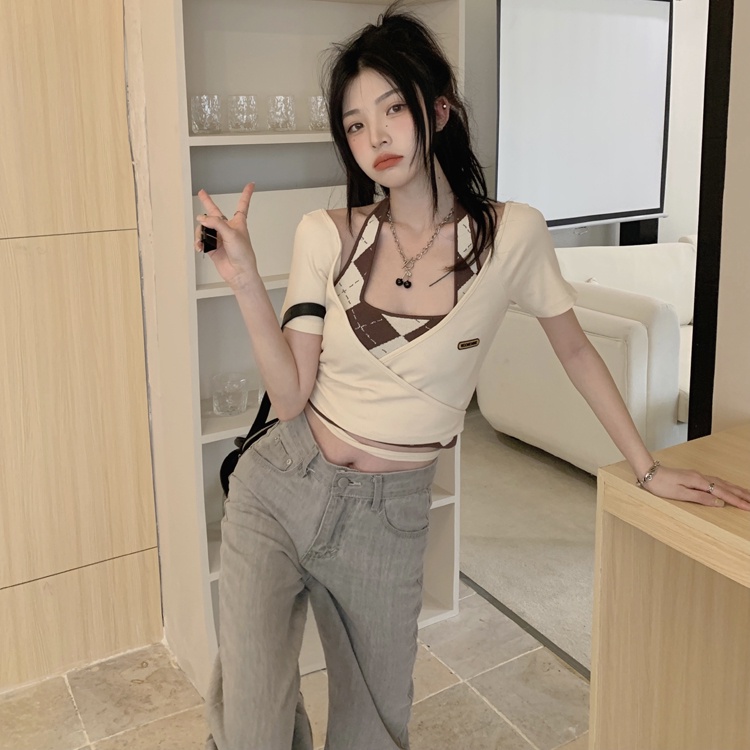 QKOOLE  Set Áo Lửng Hai Dây Cổ Chữ V + Áo Khoác Cộc Tay Họa Tiết Ca Rô Thời Trang Nữ