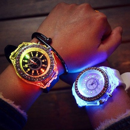 Đồng hồ thời trang nam nữ Mstianq LED 7 phát sáng màu cực đẹp | BigBuy360 - bigbuy360.vn