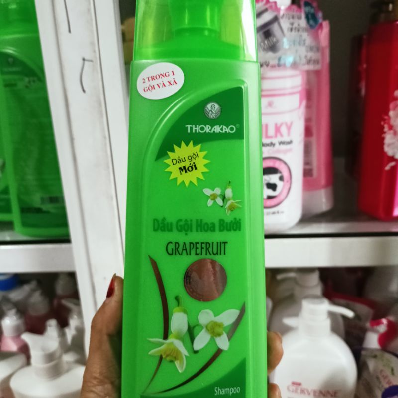 Dầu gội hoa  bưởi   thorakao mềm mại và óng mượt
