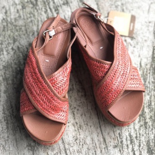 Giày coi đế xuồng hãng authentic