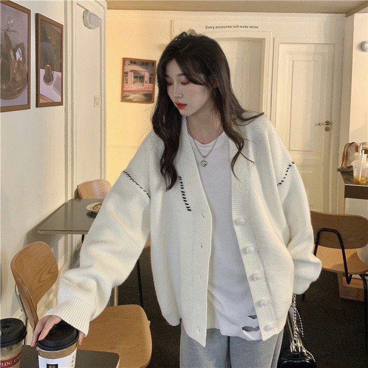 Áo khoác Cardigan nữ Chelgy len màu Đen Trắng hoạ tiết Đường Chỉ Xoắn tay áo và ngực form rộng CG-CDG101