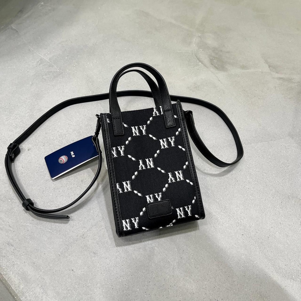 ✅  Túi MLB Monogram Diamond Jacquard Mobile Phone Cross Bag New York Yankees Black