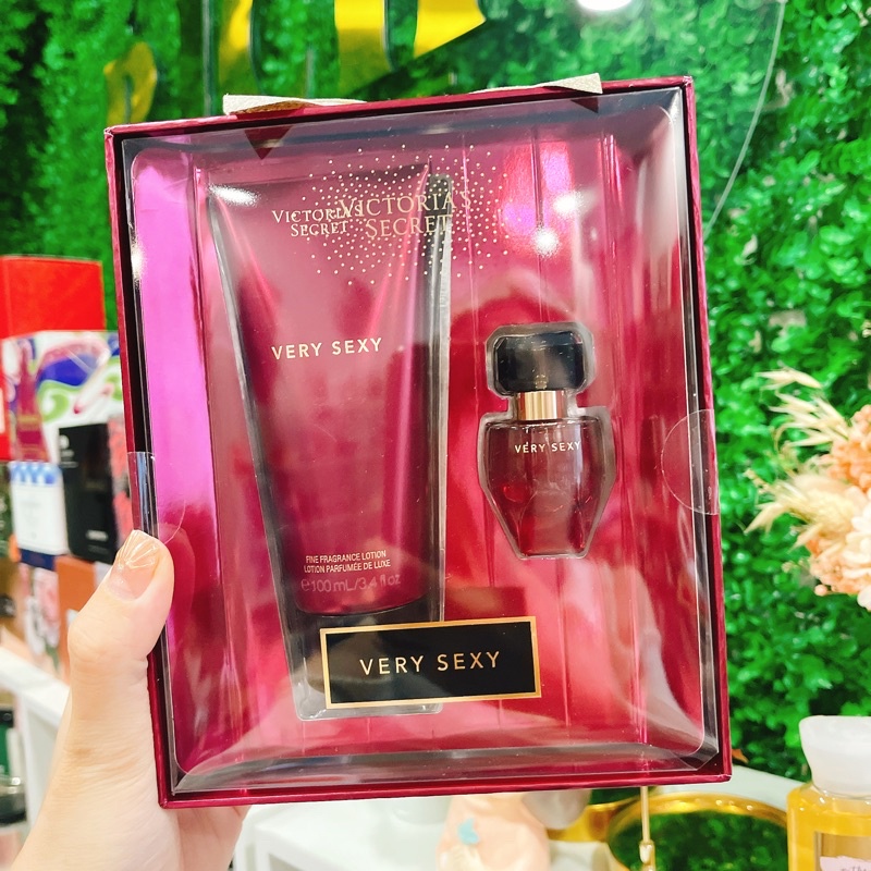 GIFT SET NƯỚC HOA VERY SEXY MIST & LOTION VICTORIA’S SECRET