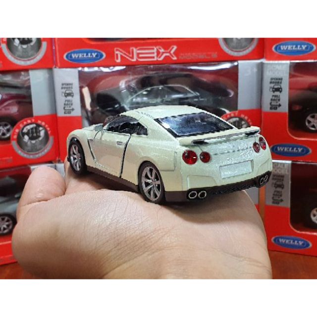 Xe mô hình NISSAN GT-R hãng sản xuất WELLY tỉ lệ 1:36 (Trắng )