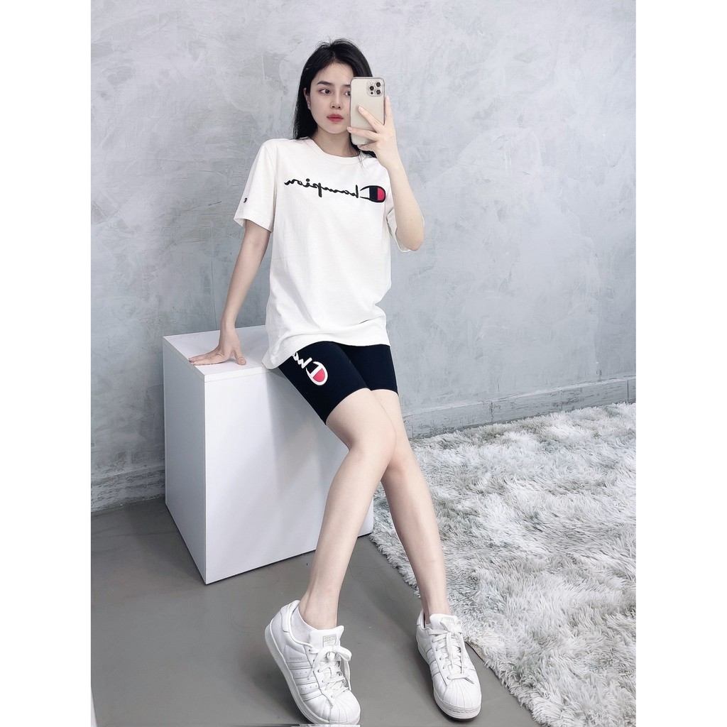 (HÀNG XUẤT XỊN) Áo trắng 1815 CHAM LOGO SCRIPT TEE Made in Cambodia full tag code  Size XS S M L