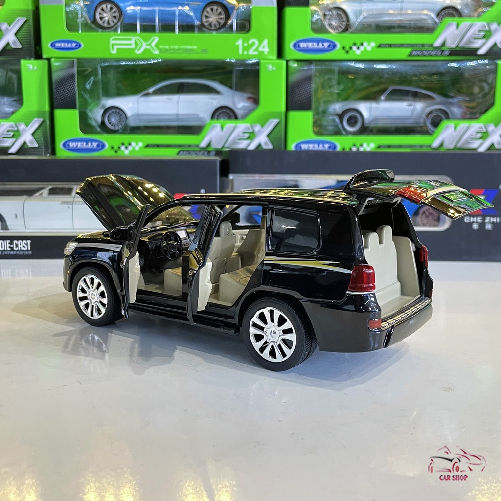 Xe mô hình hợp kim Toyota Landcruiser V8 tỉ lệ 1:24 hãng XLG màu đen