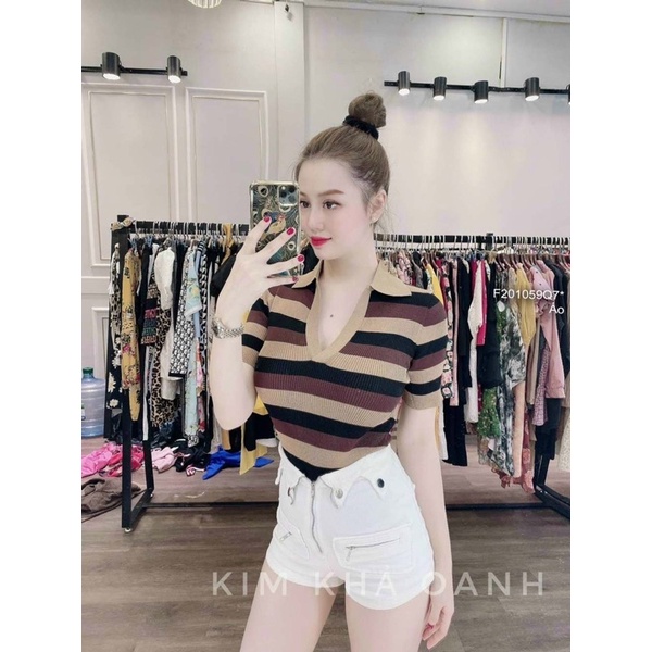 Áo gân sọc phối màu cổ tim