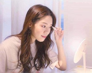 Gương soi để bàn có đèn