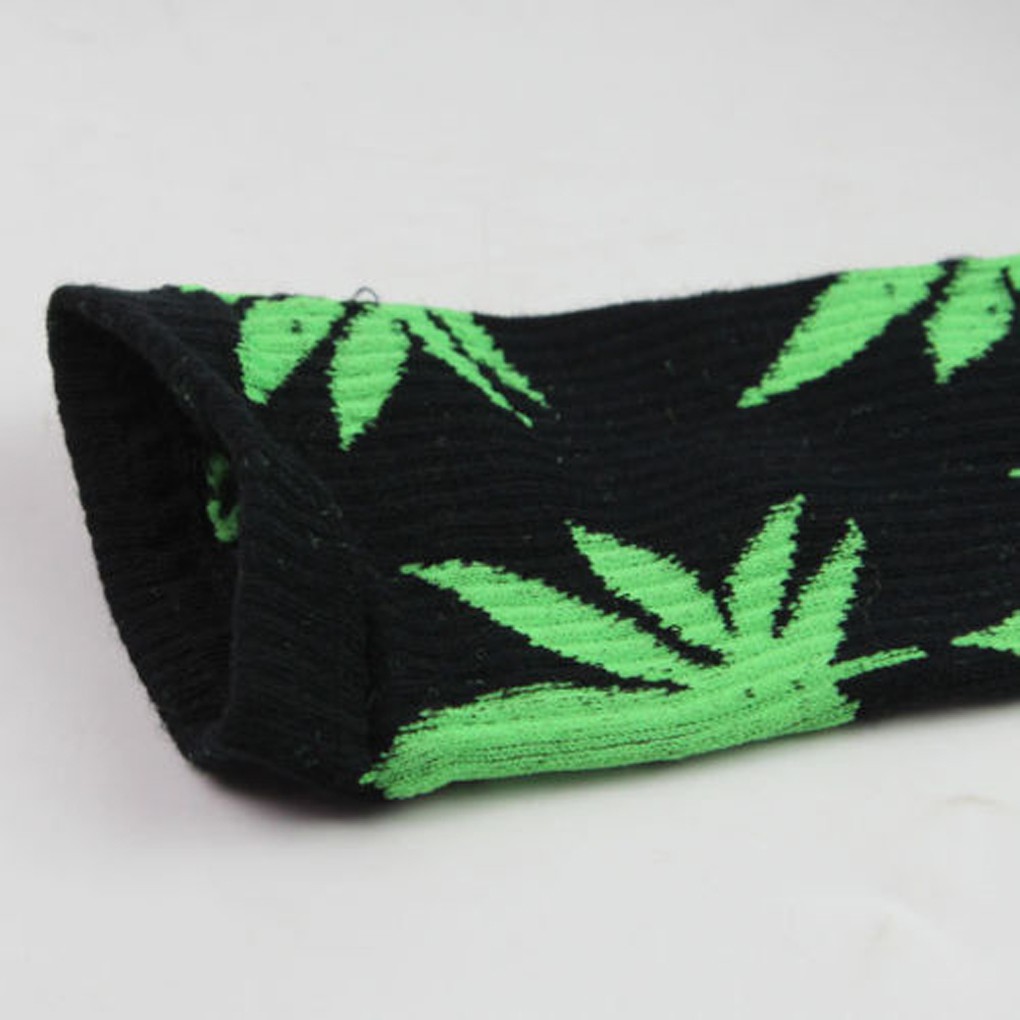 Tất cotton cổ cao họa tiết hình chiếc lá cho nam nữ