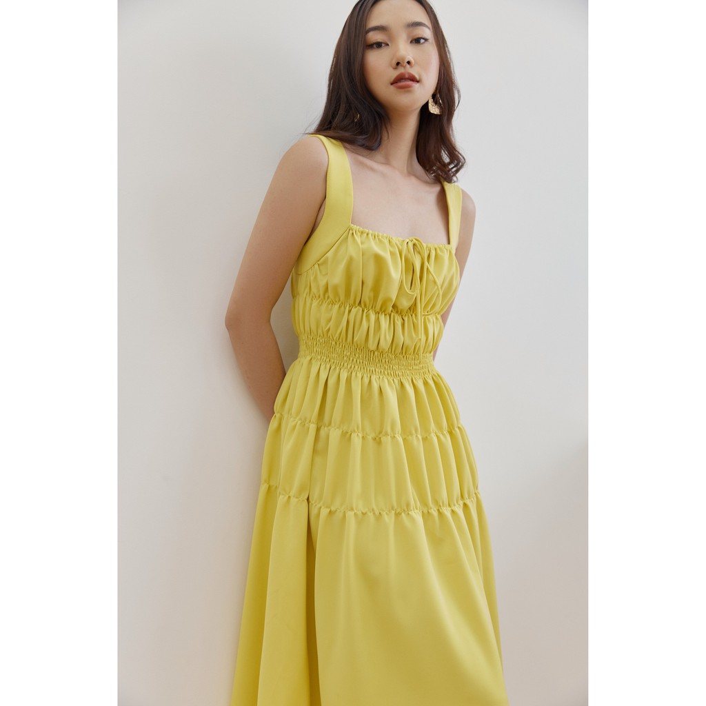 [Mã WABRWA15 giảm 15% đơn 300K] Đầm Hai Dây Nhún Eo Màu Vàng EDINI - D1401 | BigBuy360 - bigbuy360.vn