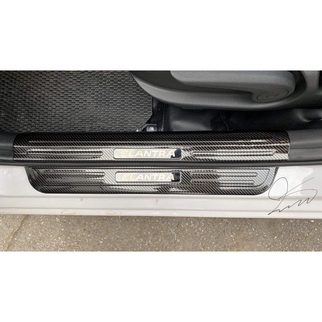 Ốp bậc cửa, nẹp bước chân, chống trầy cốp CARBON xe Huyndai Elantra 2016 - 2021 vân CACBON